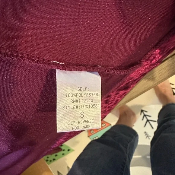 FAVLUX Deep Burgundy Crushed Velvet Cardigan! Like new! - Picture 7 of 8